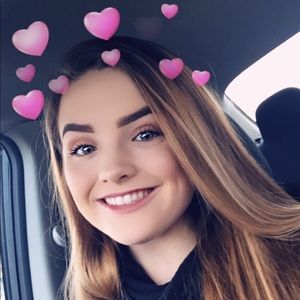 Meet your Posher, Alyssa